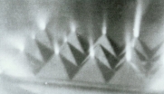 Kirlianova fotografie vyzařování pyramidální energie.